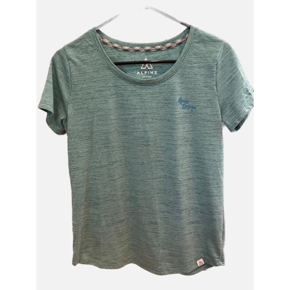 Alpine Design Size Medium Short Sleeve T-Shirt. Green Heather color. NWOT